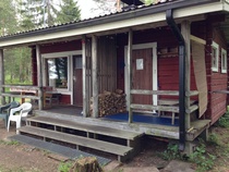 Mökki nro 1, rannan läheisyydessä