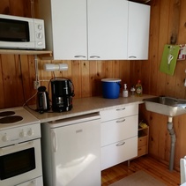 3. mökin uusitu keittiö