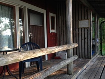 1. mökin terassi, samassa yhteydessä sauna